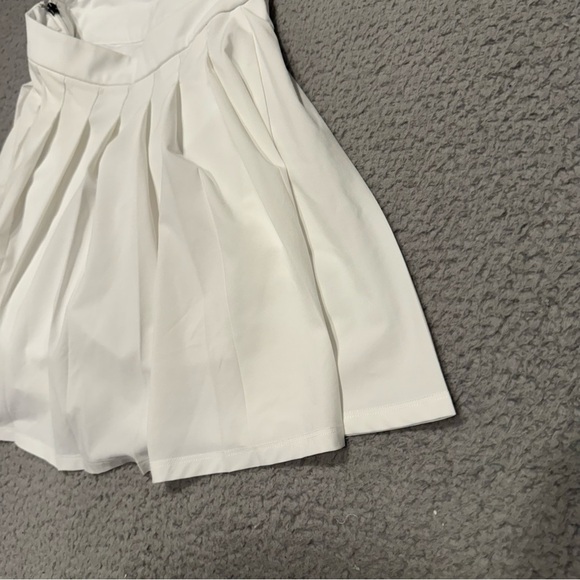 Vuori Womens Set Dress XS White Tennis Prep Pickleball Shorts Cutout Stretch Mod - Picture 9 of 16